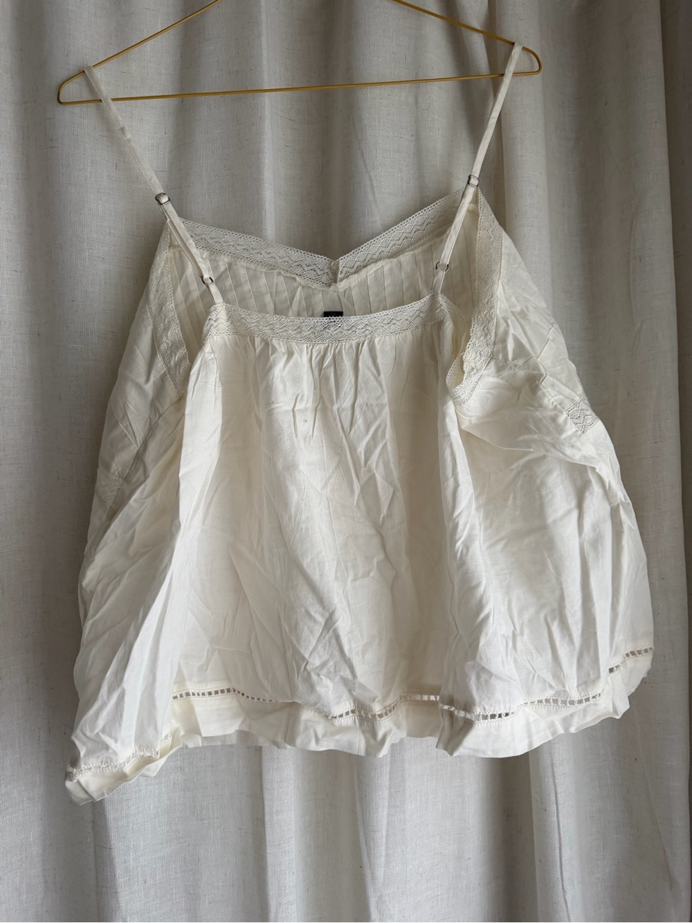 Universal Thread White Lace-Trim V-Neck Cami Tank - Picture 3 of 4